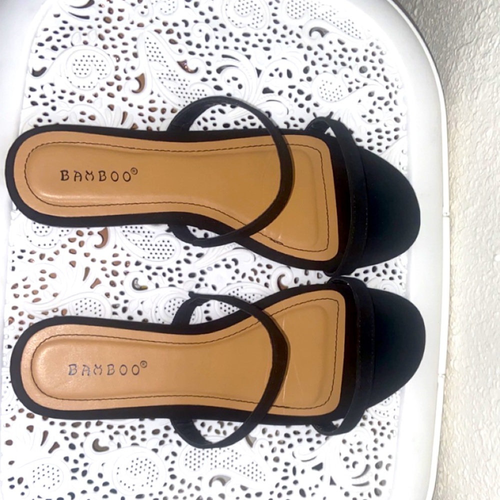 Bamboo sandals sz 8